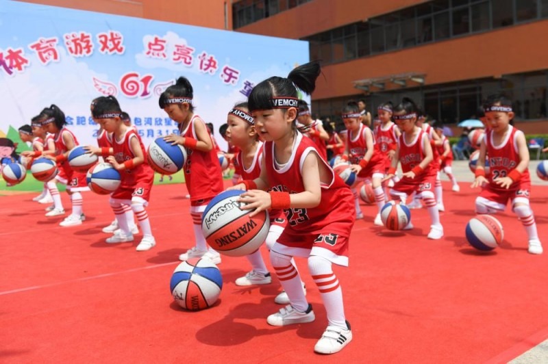 中世纪沙盒生存建造游戏《颂钟长鸣》大型免费更新正式上线