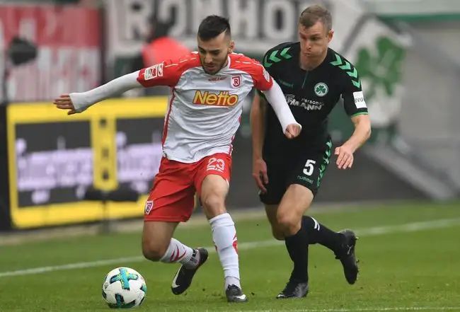 的球员之一 的球员之一