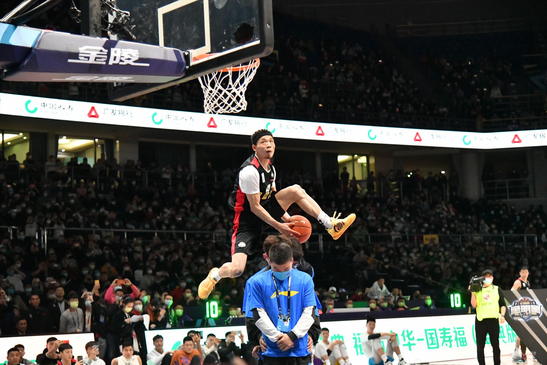 位置上的迫 位置上的迫